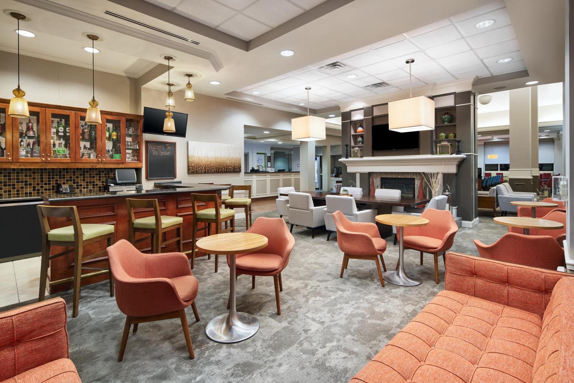 Hilton Garden Inn Columbus Exterior photo
