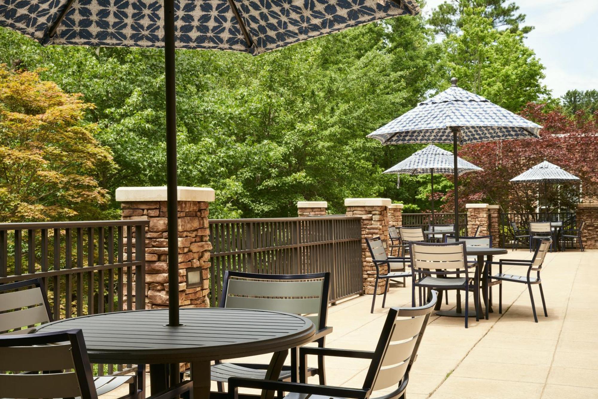 Hilton Garden Inn Columbus Exterior photo