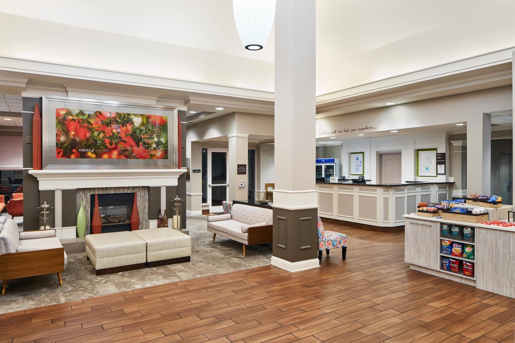 Hilton Garden Inn Columbus Exterior photo